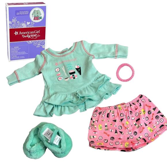 NEW American Girl PAJAMAS OUTFIT Thats How We Roll Sushi Top Shorts Slippers BOX - Picture 2 of 11